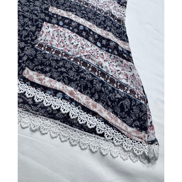 Wallflower Women's Stripe Floral Tank Blouse L Round Neck Sleeveless Lace Trim - Picture 7 of 7